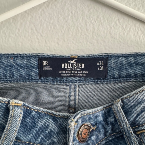 Hollister - Picture 3 of 4